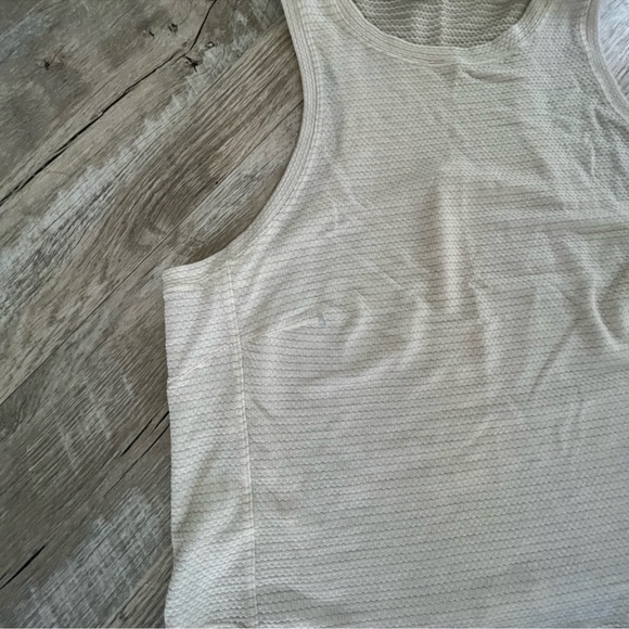 Lululemon Run and Train racerback tank - Picture 7 of 9